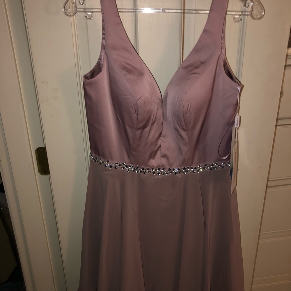 Prom girl mauve dress